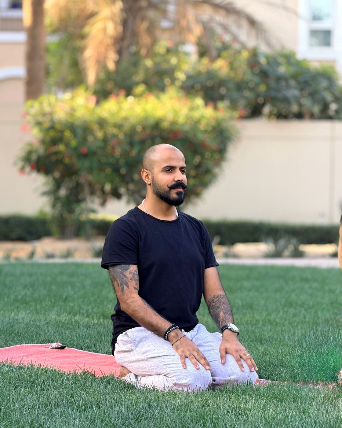 Private 1-on-1 yoga session outdoors in Dubai